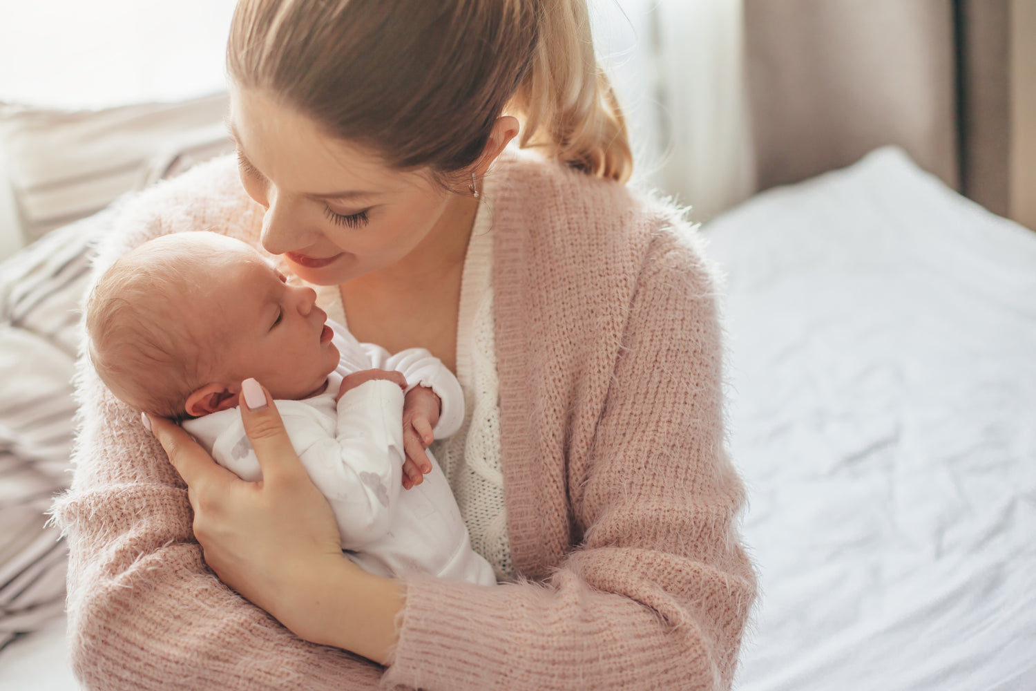 Your Newborn Care Guide: Thriving in the Early Days